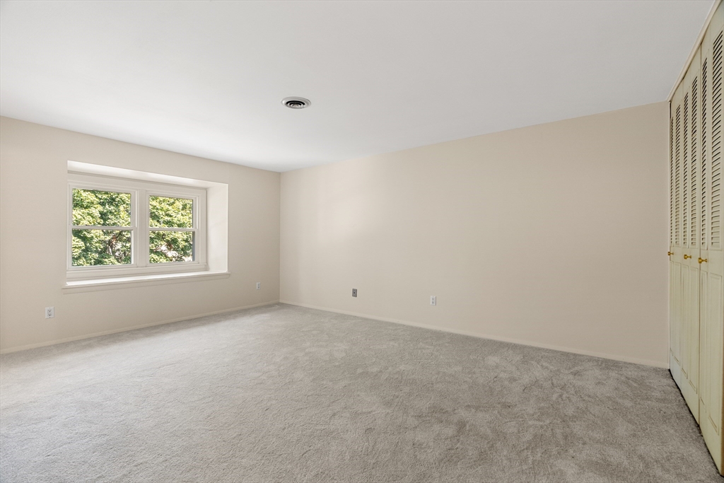 Salem, Massachusetts, 01970, United States, 3 Bedrooms Bedrooms, ,3 BathroomsBathrooms,Residential,For Sale,1913540