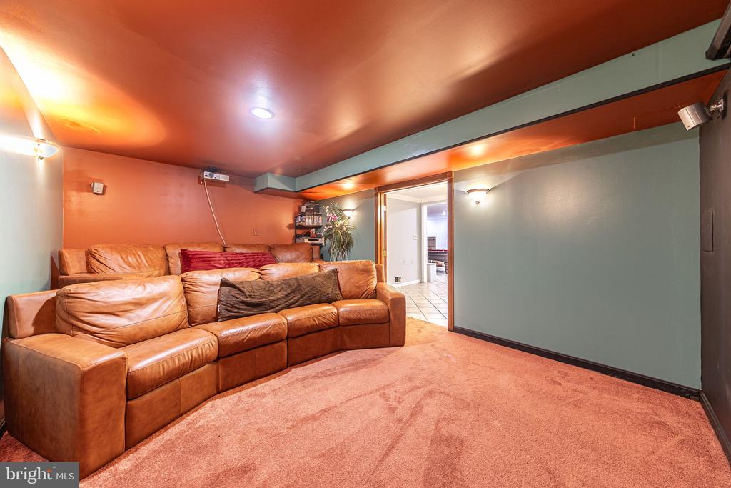 Silver Spring, Maryland, 20902, United States, 3 Bedrooms Bedrooms, ,3 BathroomsBathrooms,Residential,For Sale,1931688