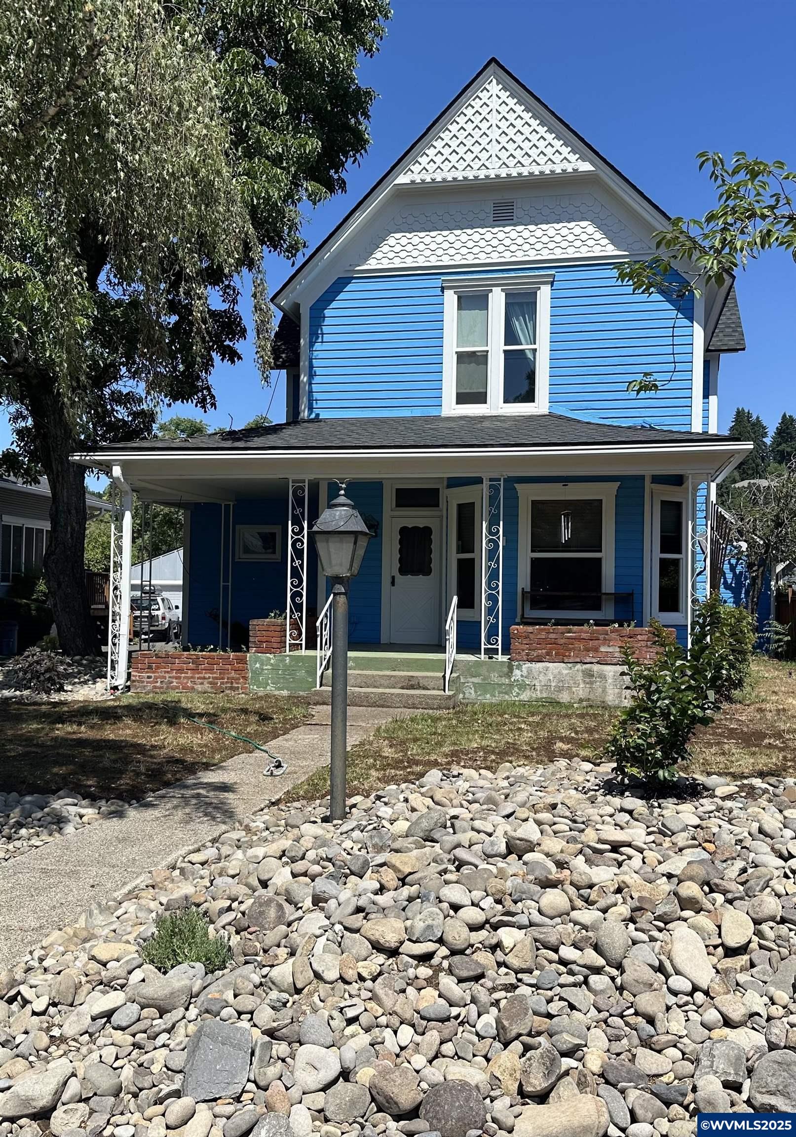 Silverton, Oregon, 97381, United States, 3 Bedrooms Bedrooms, ,2 BathroomsBathrooms,Residential,For Sale,1941642