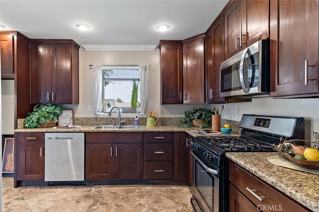 Rialto, California, 92377, United States, 4 Bedrooms Bedrooms, ,2 BathroomsBathrooms,Residential,For Sale,1899973