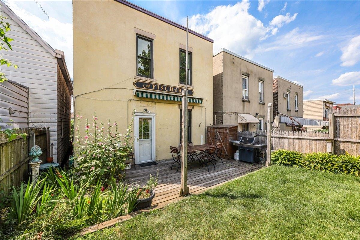 Jersey City, New Jersey, 07307, United States, 5 Bedrooms Bedrooms, ,2 BathroomsBathrooms,Residential,For Sale,1988239