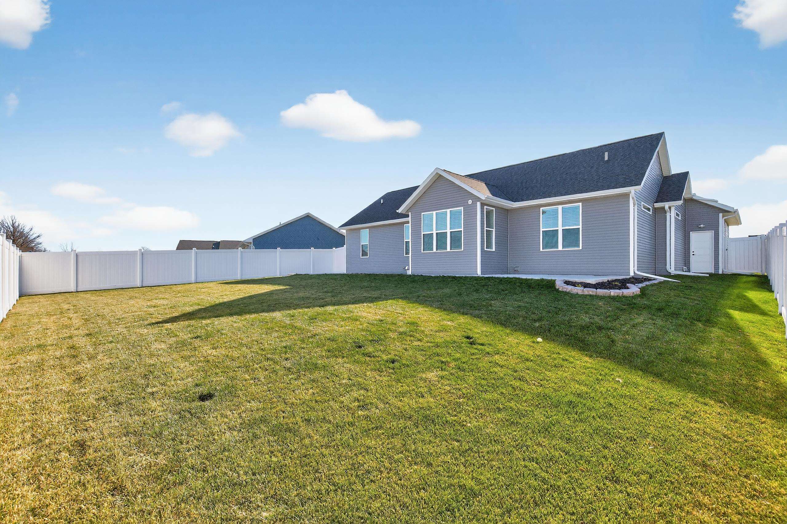 Greenville, Wisconsin, 54942, United States, 4 Bedrooms Bedrooms, ,4 BathroomsBathrooms,Residential,For Sale,1995419