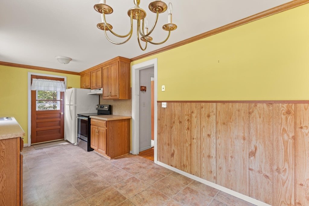 Easton, Massachusetts, 02356, United States, 3 Bedrooms Bedrooms, ,1 BathroomBathrooms,Residential,For Sale,1895599