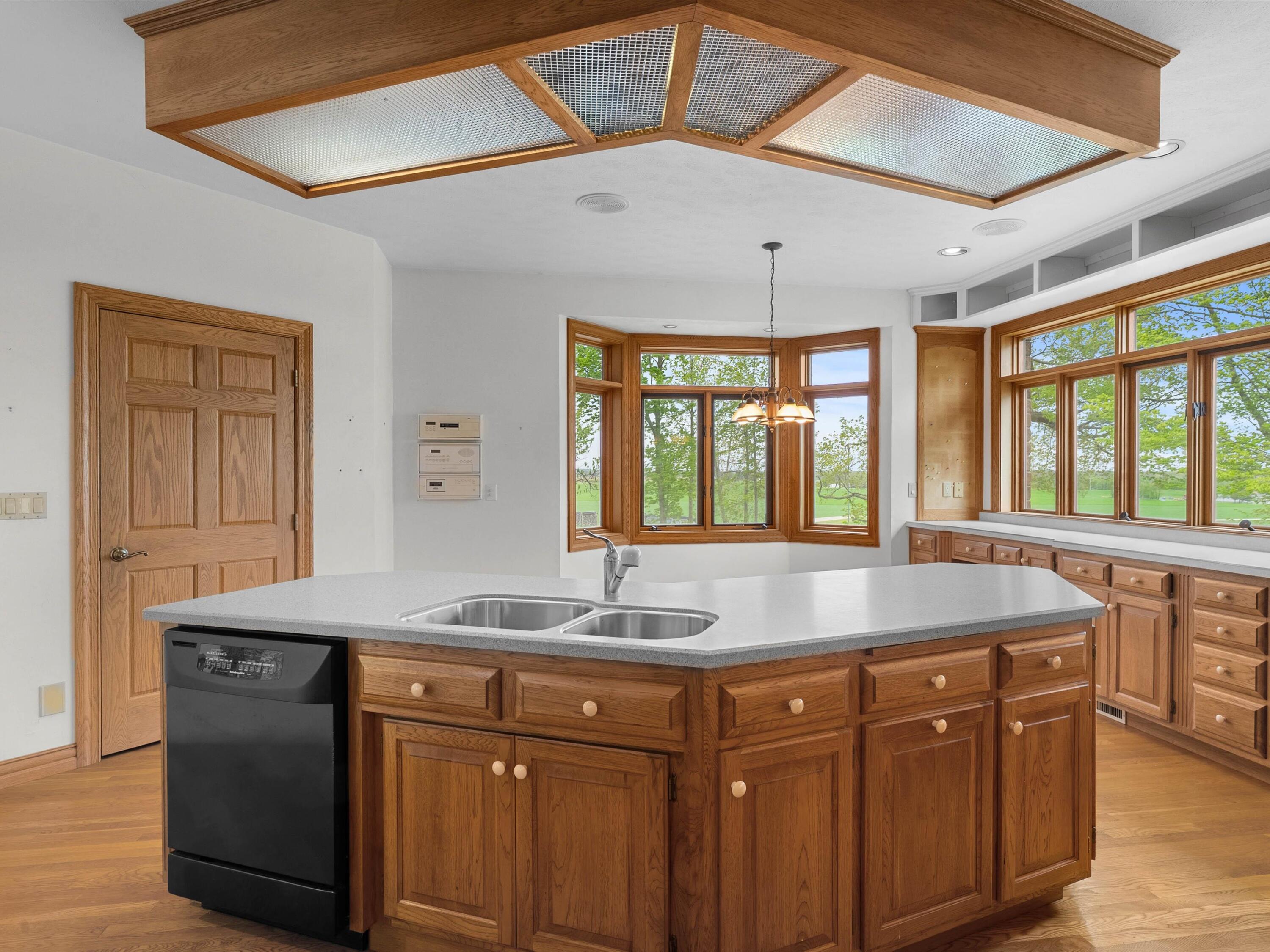 Eaton, Wisconsin, 54245, United States, 3 Bedrooms Bedrooms, ,4 BathroomsBathrooms,Residential,For Sale,1926569