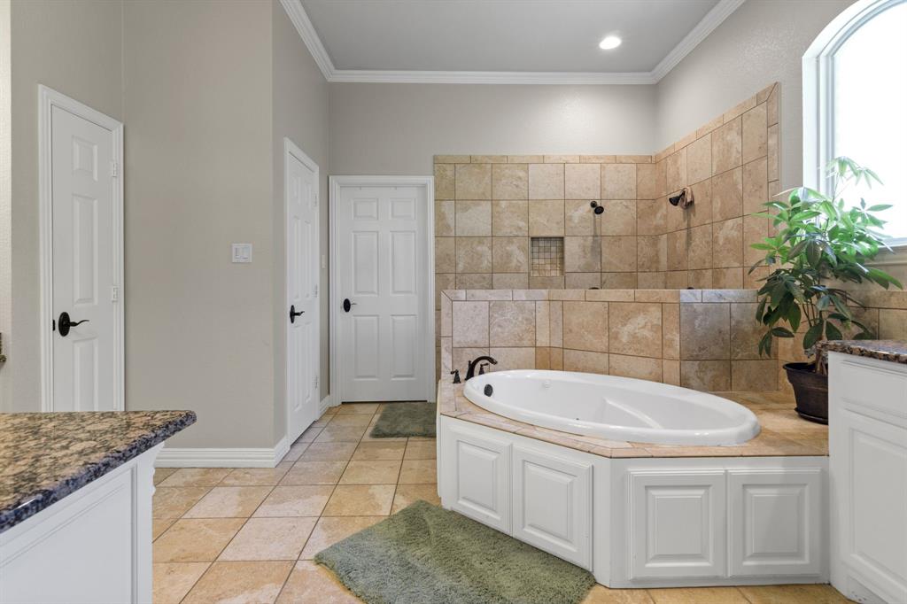 Lakeside, Texas, 76108, United States, 4 Bedrooms Bedrooms, ,3 BathroomsBathrooms,Residential,For Sale,1796738