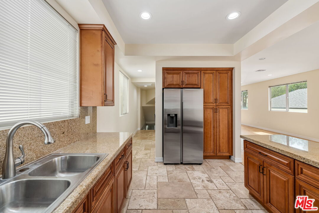 Los Angeles, California, 90025, United States, 6 Bedrooms Bedrooms, ,Residential,For Sale,1932013