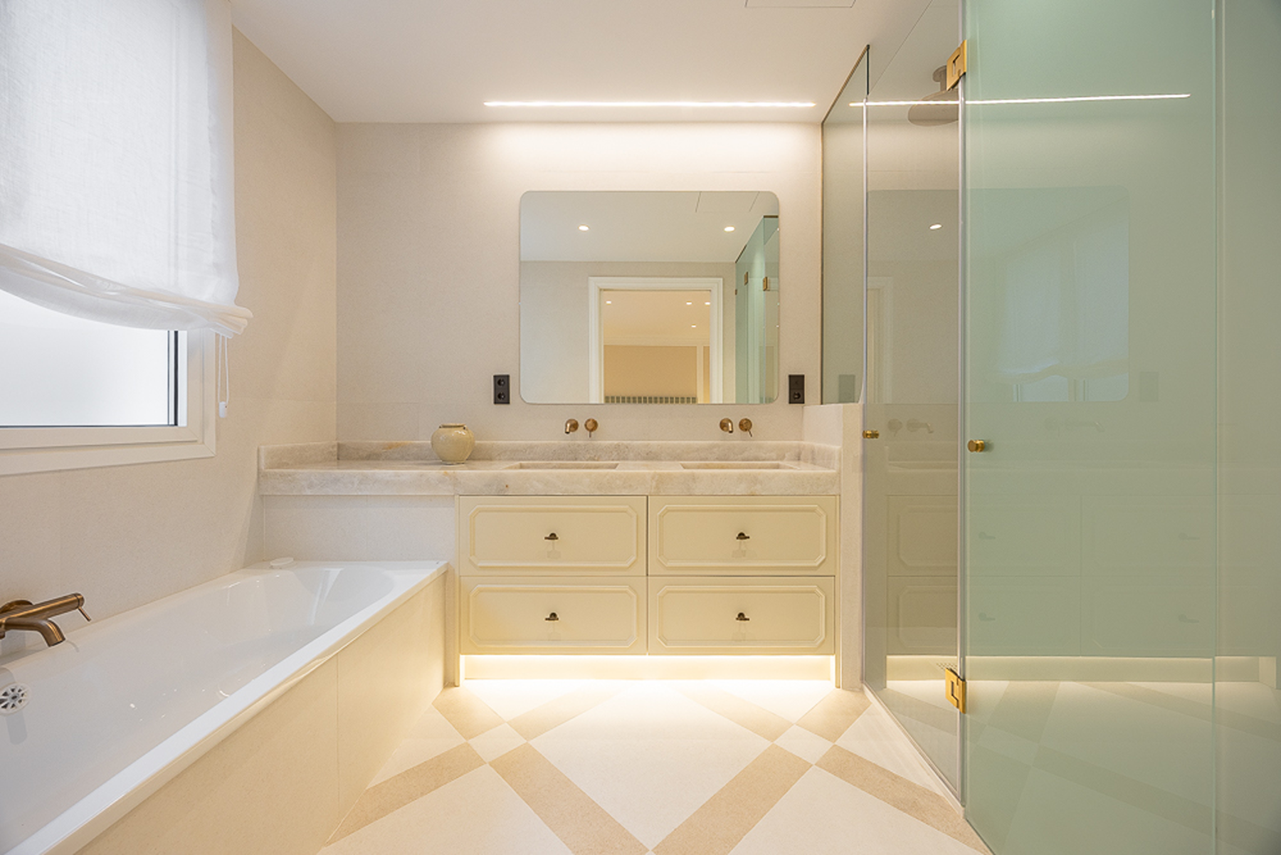  Exclusive flat with 3 suites in a classic building in Almagro, Madrid - 物件實景