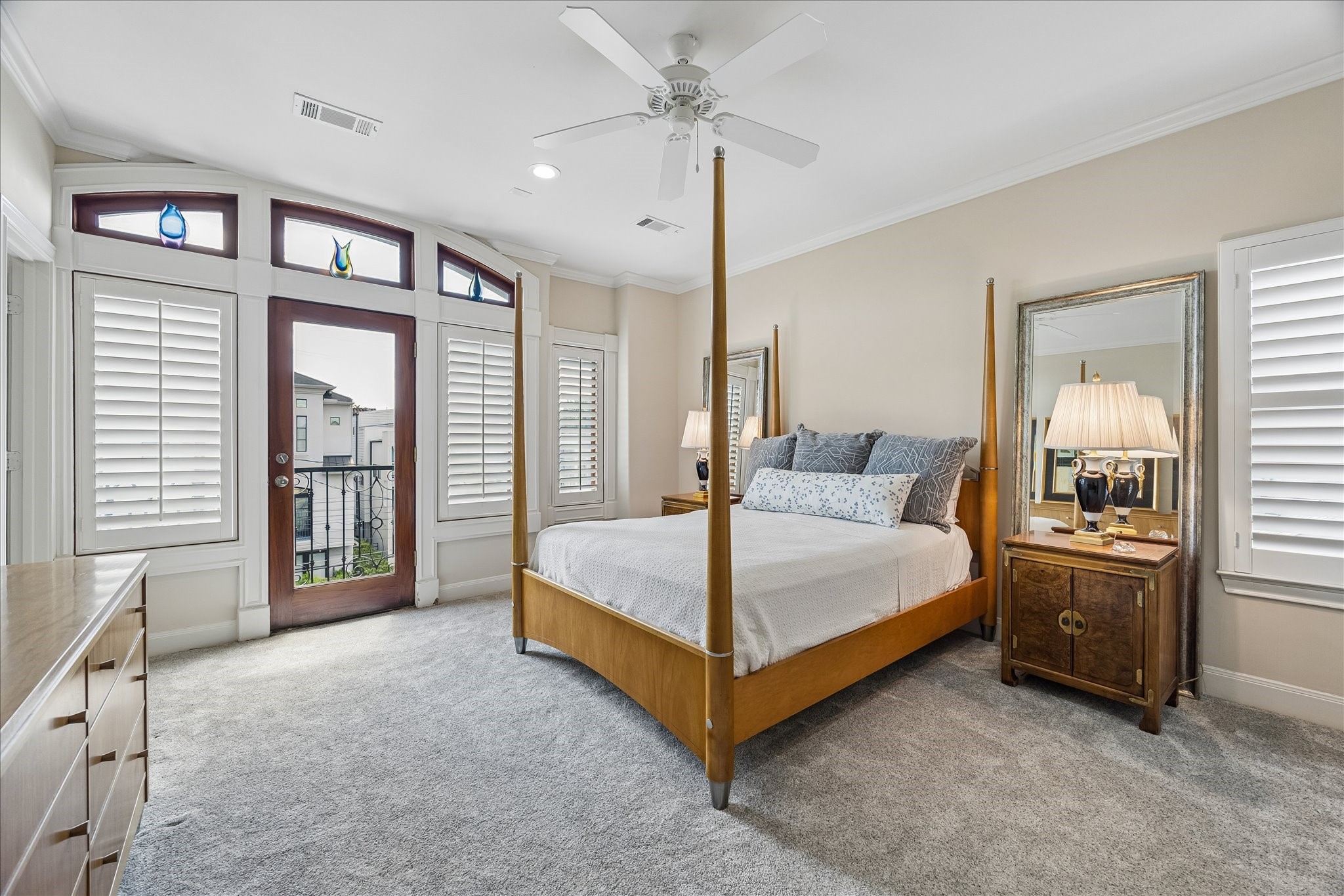  715 Birdsall Street - 物件實景