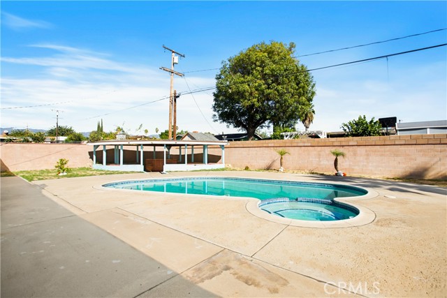 Rialto, California, 92376, United States, 4 Bedrooms Bedrooms, ,2 BathroomsBathrooms,Residential,For Sale,1989917