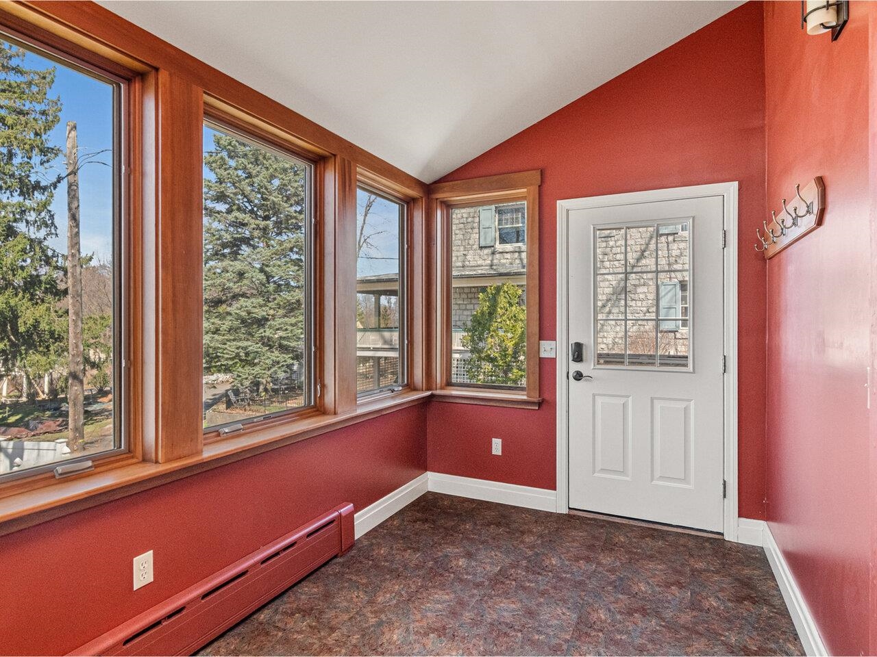 Burlington, Vermont, 05401, United States, 3 Bedrooms Bedrooms, ,2 BathroomsBathrooms,Residential,For Sale,1777019