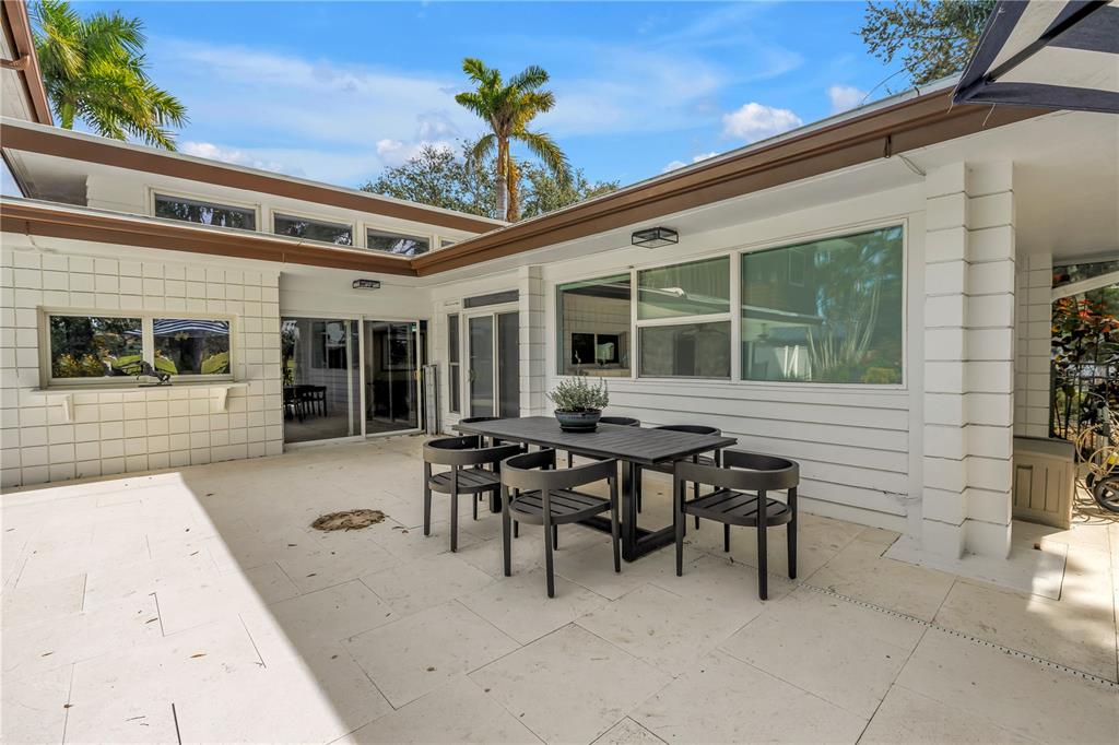 St Petersburg, Florida, 33704, United States, 4 Bedrooms Bedrooms, ,4 BathroomsBathrooms,Residential,For Sale,1991901