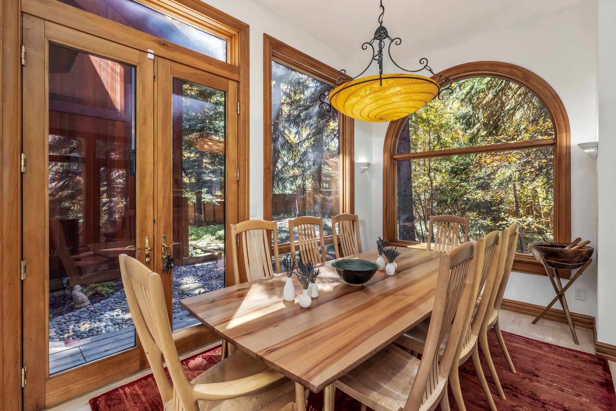  Live creekside in Aspen