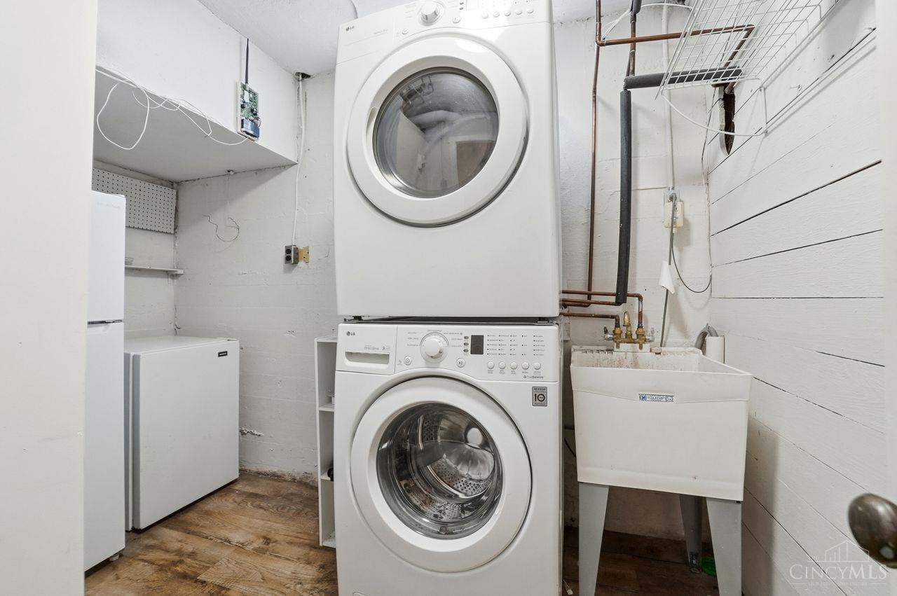 Cincinnati, Ohio, 45209, United States, 3 Bedrooms Bedrooms, ,4 BathroomsBathrooms,Residential,For Sale,2003338