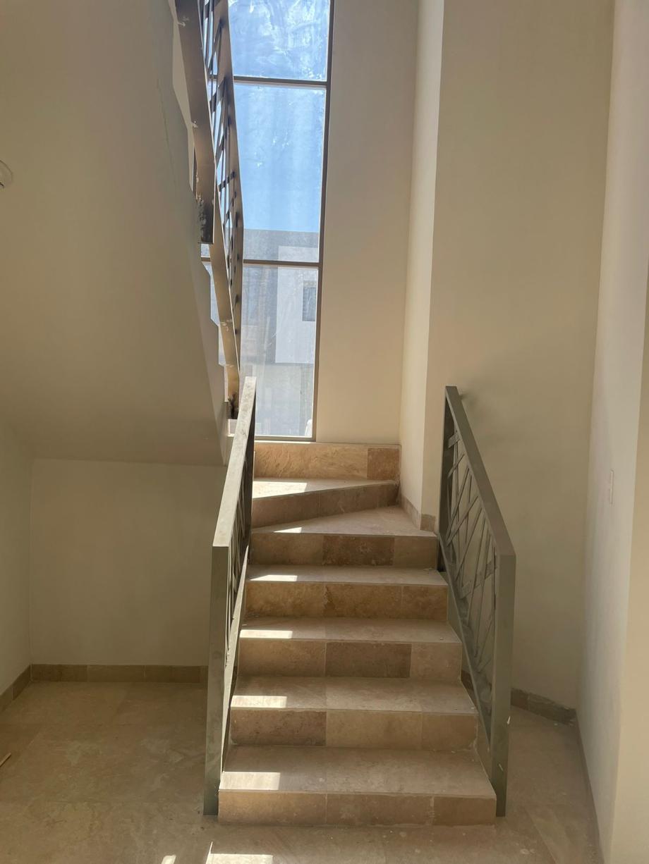 Calle Lobo, Torreón, Coahuila de Zaragoza, 27023, Mexico, 3 Bedrooms Bedrooms, ,3 BathroomsBathrooms,Residential,For Sale,Calle Lobo,1672111