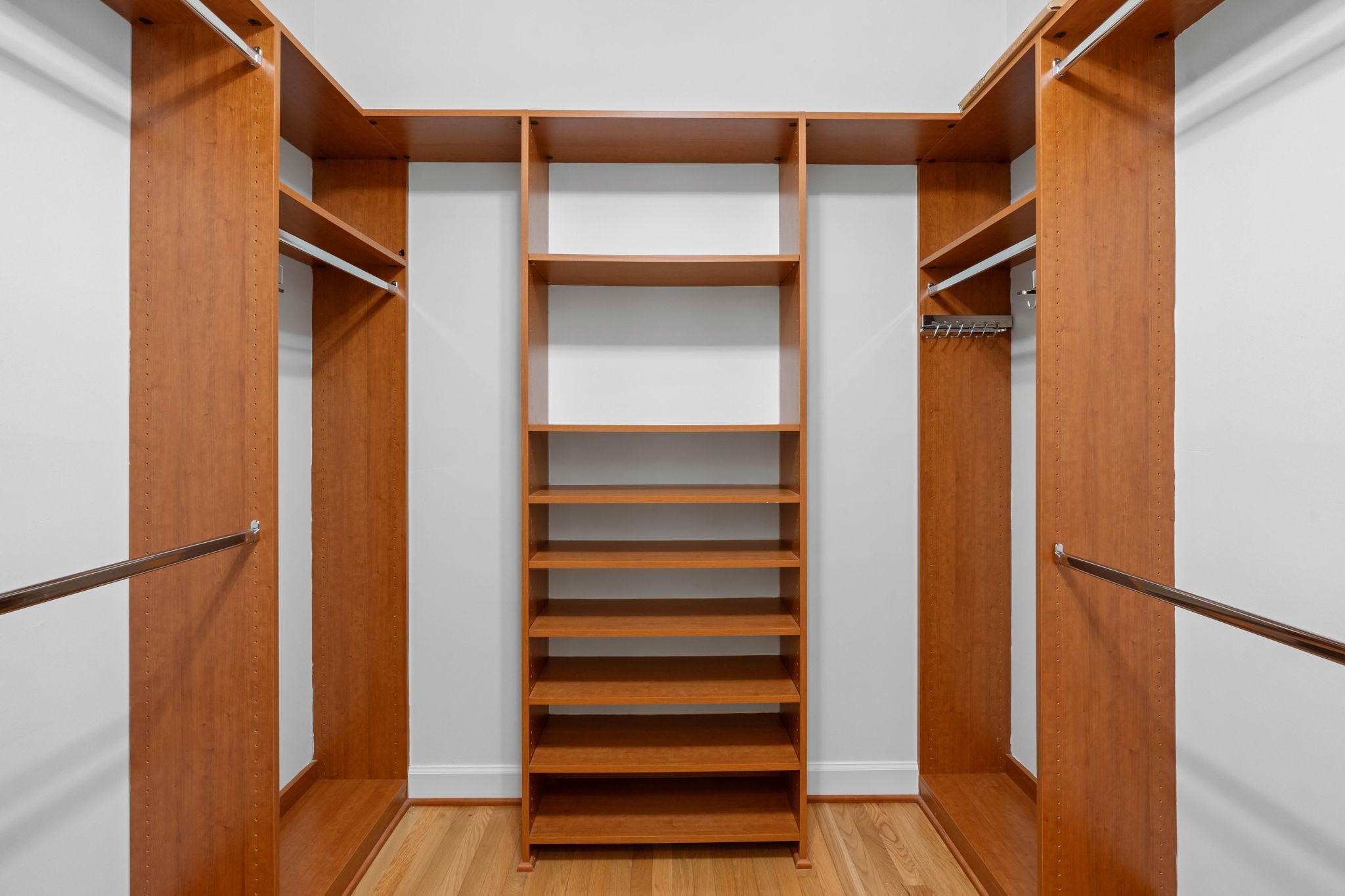 Brentwood, Tennessee, 37027, United States, 4 Bedrooms Bedrooms, ,6 BathroomsBathrooms,Residential,For Sale,1987820