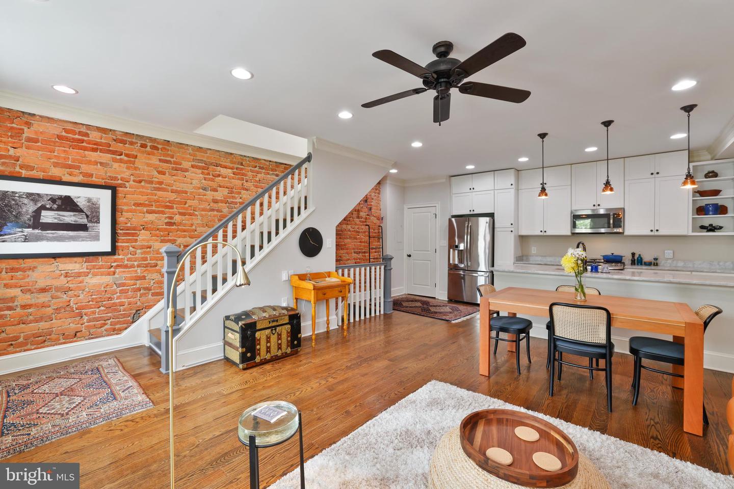 Washington, District of Columbia, 20003, United States, 2 Bedrooms Bedrooms, ,2 BathroomsBathrooms,Residential,For Sale,1896371