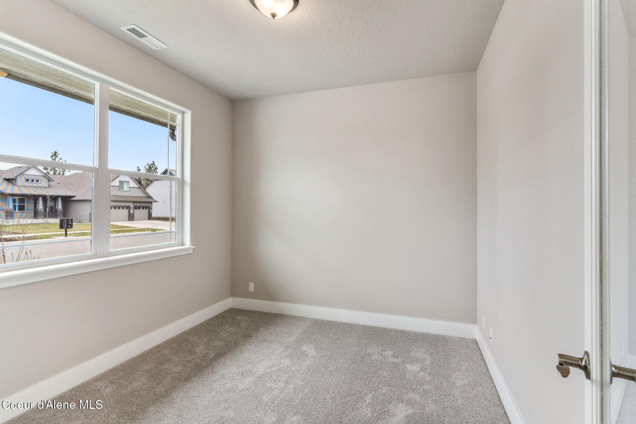 Rathdrum, Idaho, 83858, United States, 4 Bedrooms Bedrooms, ,1 BathroomBathrooms,Residential,For Sale,1998857