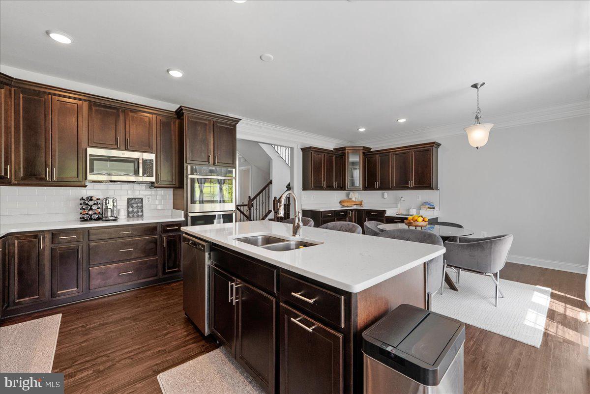 Woodbridge, Virginia, 22193, United States, 3 Bedrooms Bedrooms, ,4 BathroomsBathrooms,Residential,For Sale,1921081