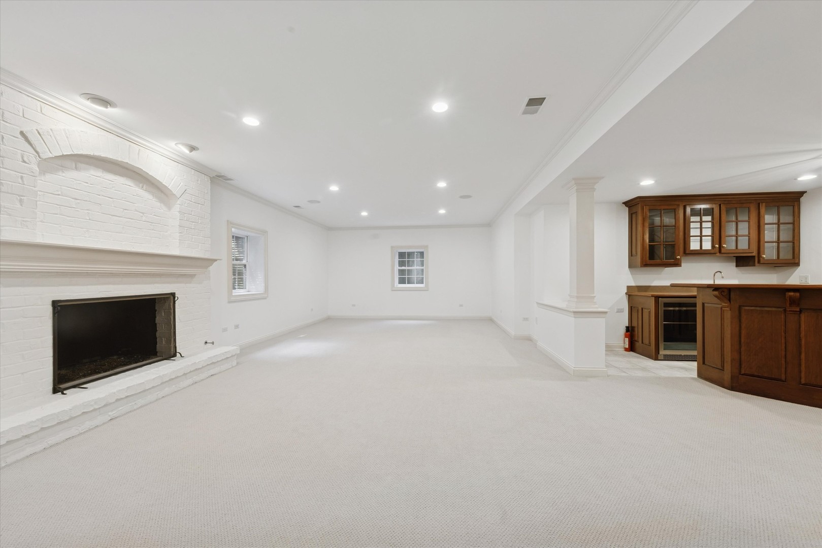 Hinsdale, Illinois, 60521, United States, 6 Bedrooms Bedrooms, ,8 BathroomsBathrooms,Residential,For Sale,1939484