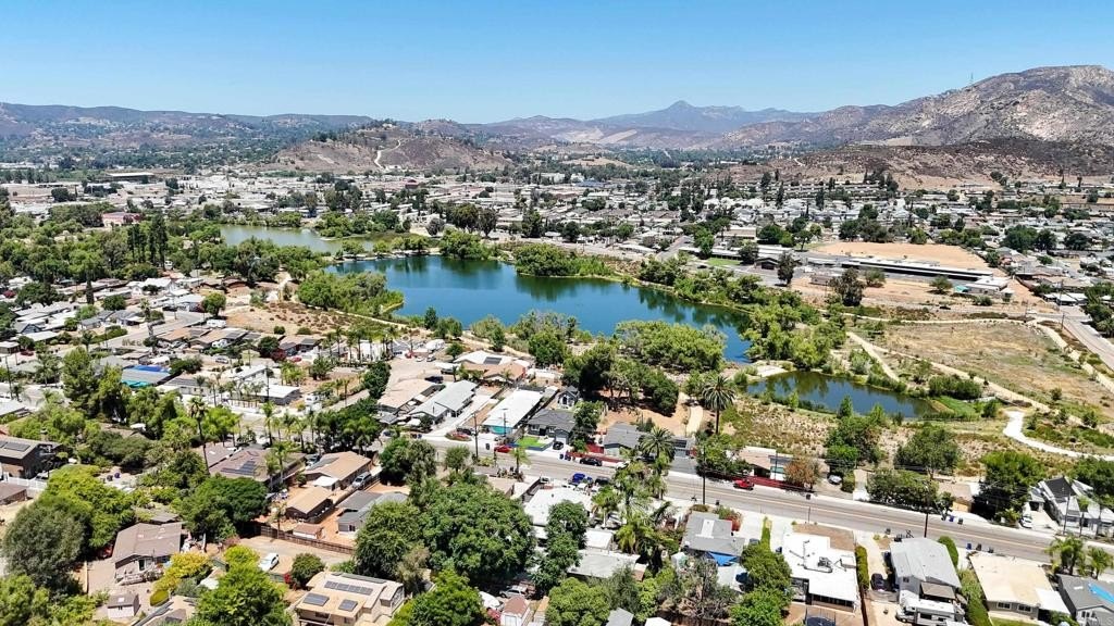 Lakeside, California, 92040, United States, 3 Bedrooms Bedrooms, ,2 BathroomsBathrooms,Residential,For Sale,1906391