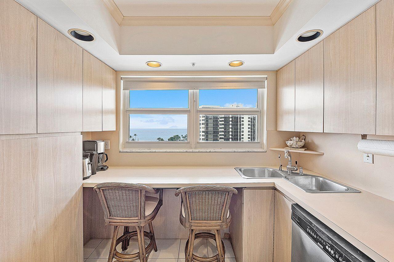 Highland Beach, Florida, 33487, United States, 2 Bedrooms Bedrooms, ,2 BathroomsBathrooms,Residential,For Sale,1892142