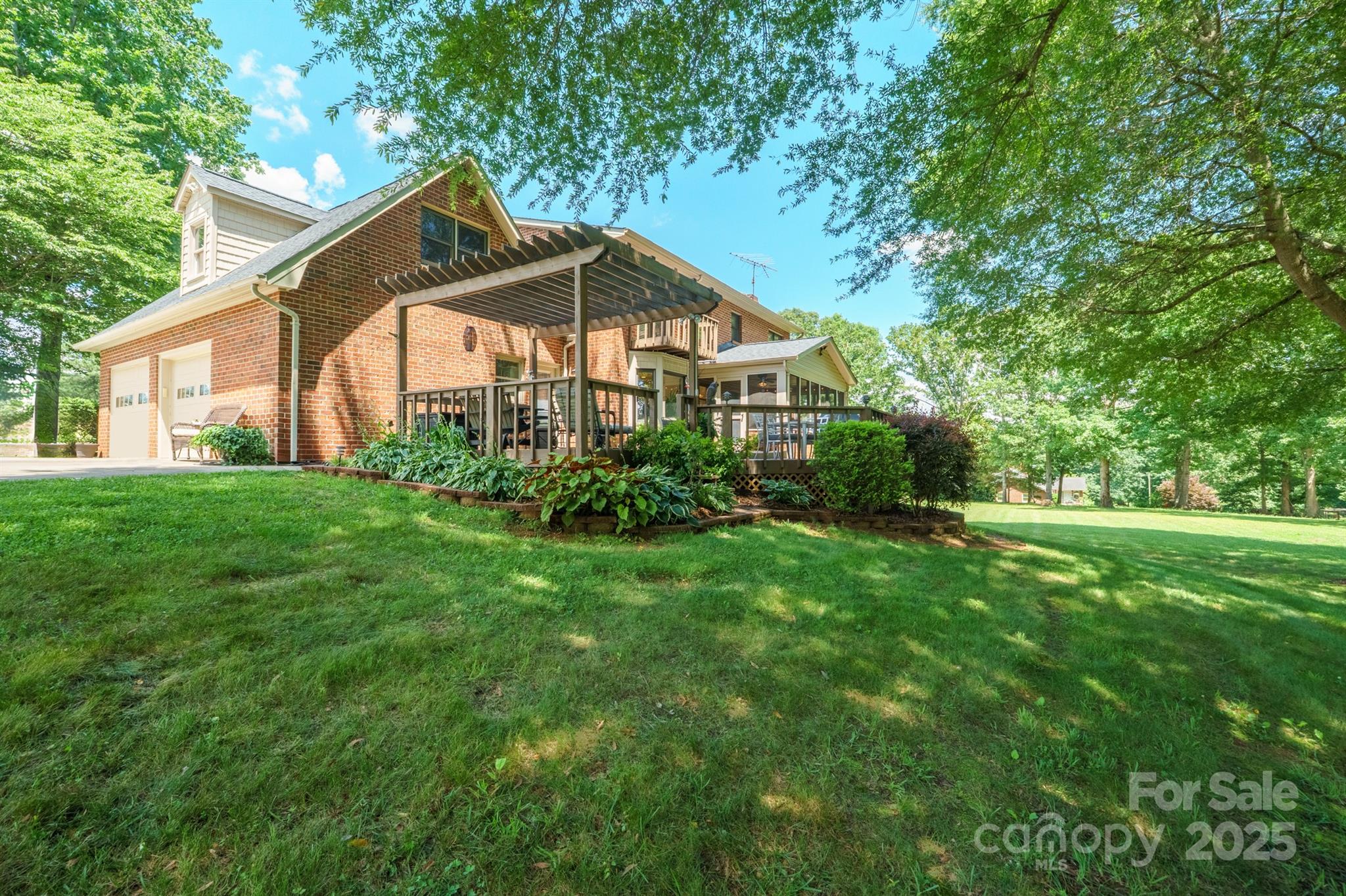 Granite Falls, North Carolina, 28630, United States, 4 Bedrooms Bedrooms, ,4 BathroomsBathrooms,Residential,For Sale,1907172