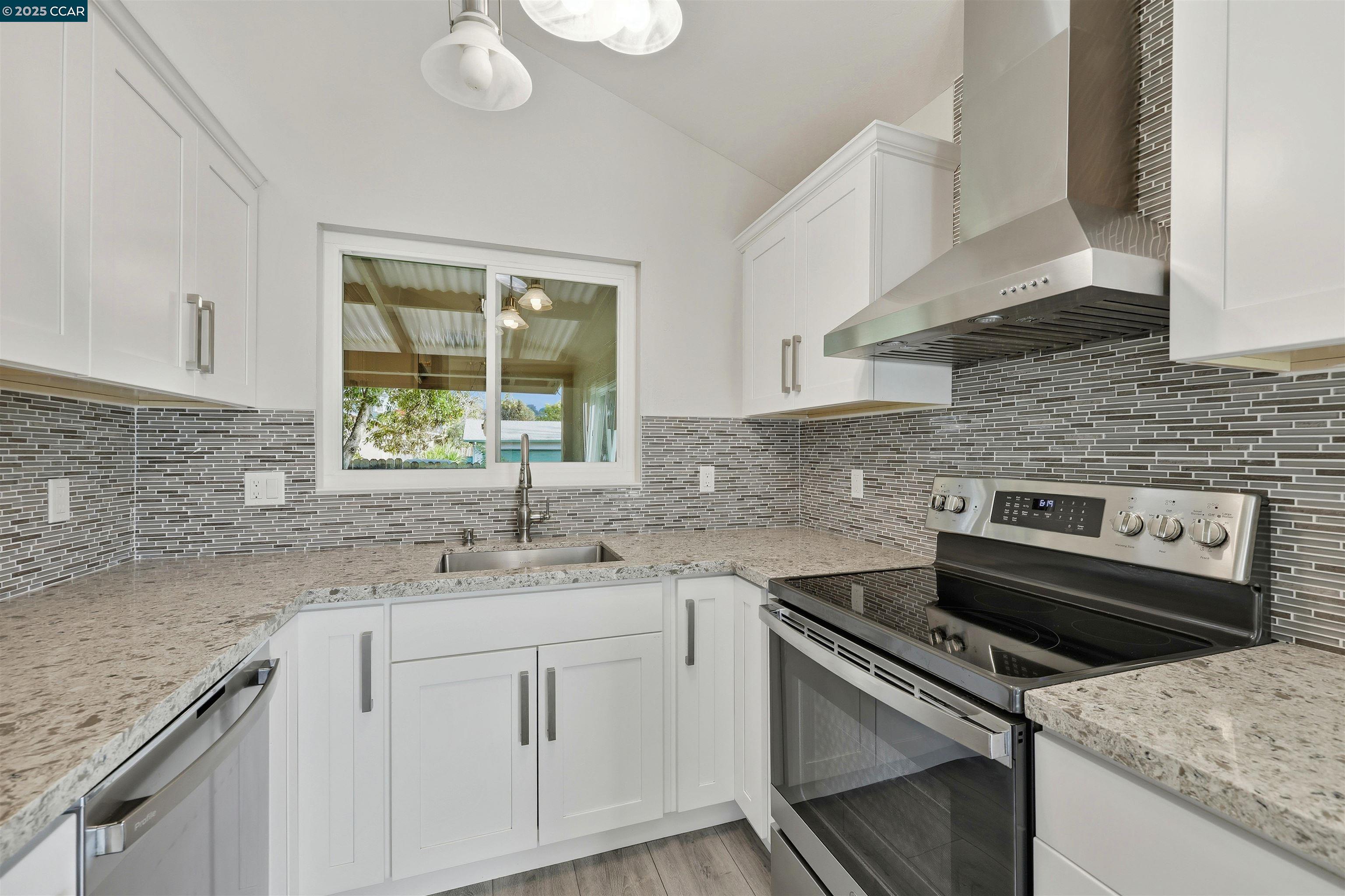 Richmond, California, 94806, United States, 3 Bedrooms Bedrooms, ,2 BathroomsBathrooms,Residential,For Sale,1989695