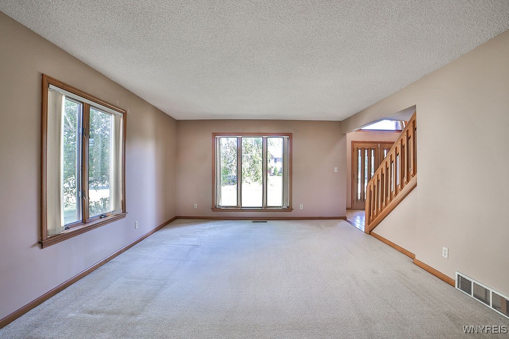 Grand Island, New York, 14072, United States, 4 Bedrooms Bedrooms, ,4 BathroomsBathrooms,Residential,For Sale,1899364