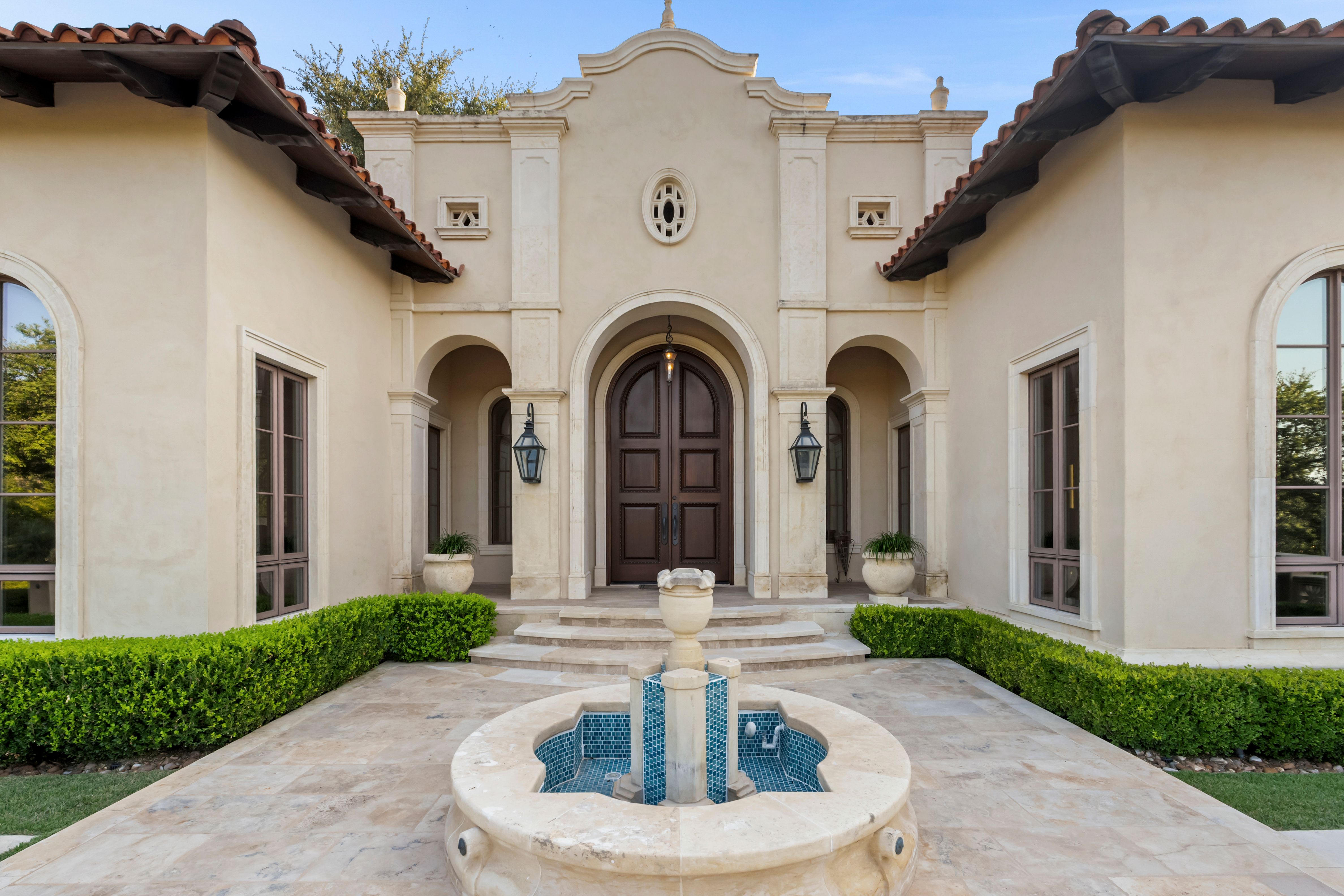  Mediterranean Style Estate in The Dominion - 物件實景