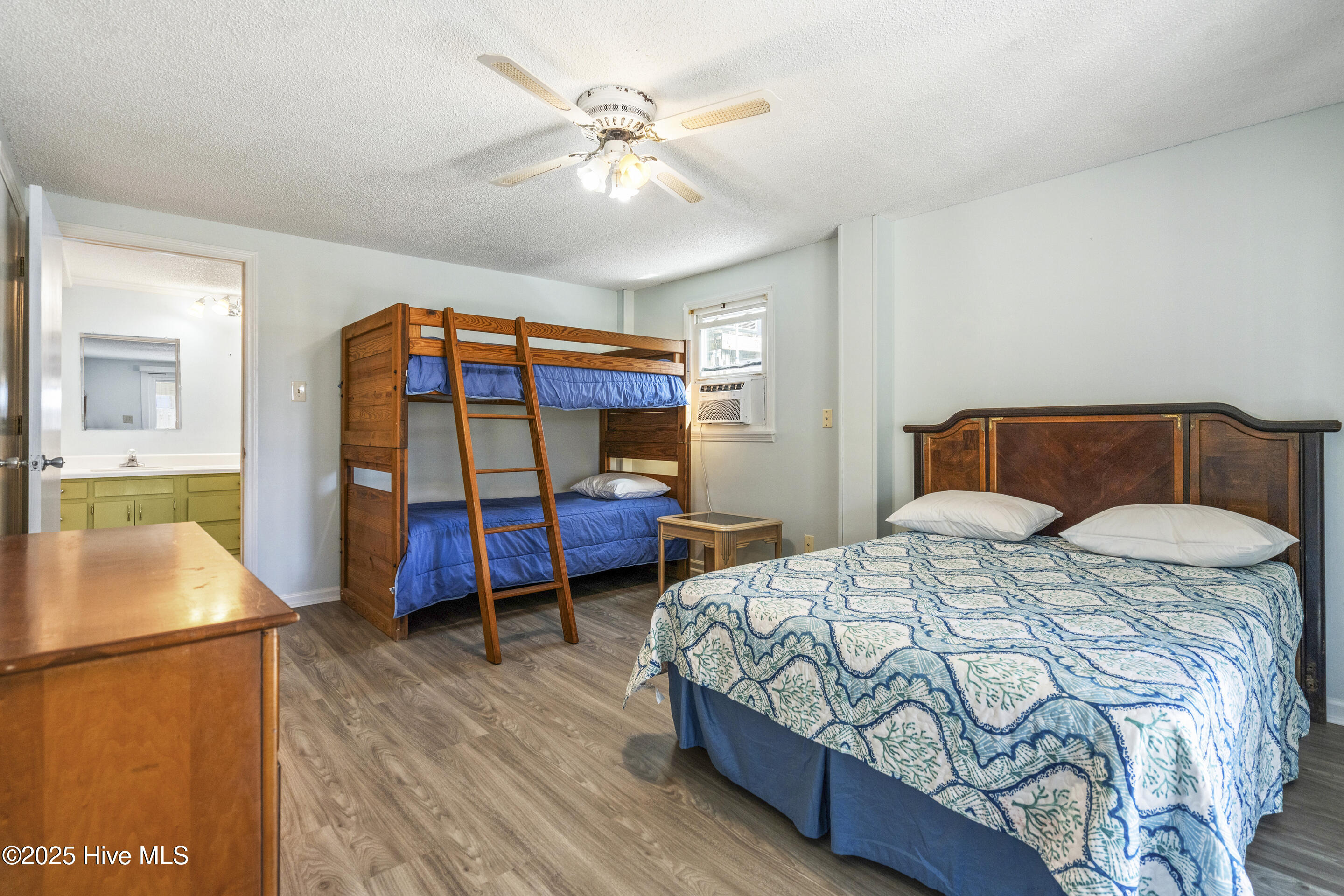 Surf City, North Carolina, 28445, United States, 3 Bedrooms Bedrooms, ,2 BathroomsBathrooms,Residential,For Sale,1794333
