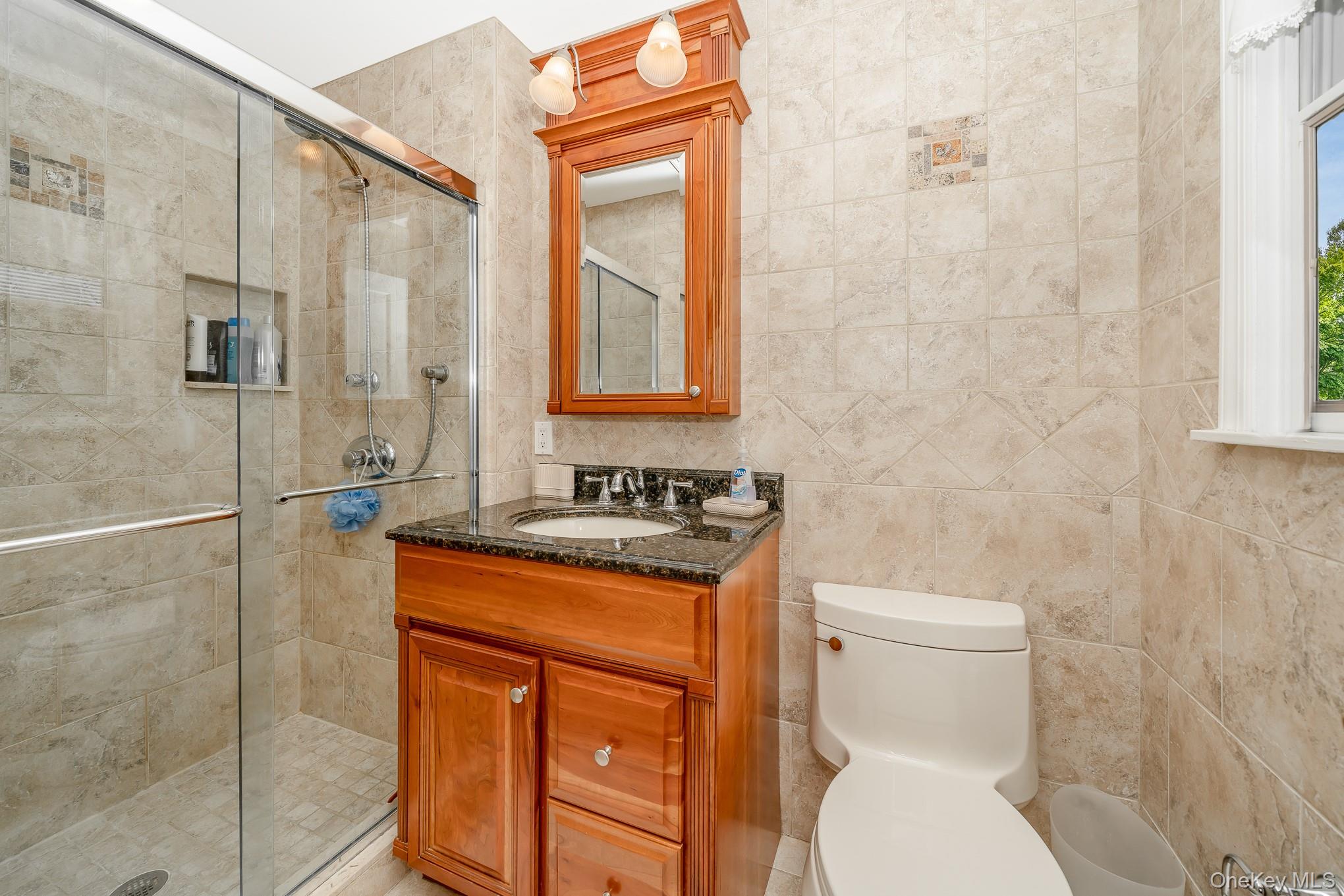 West Islip, New York, 11795, United States, 5 Bedrooms Bedrooms, ,5 BathroomsBathrooms,Residential,For Sale,1943882