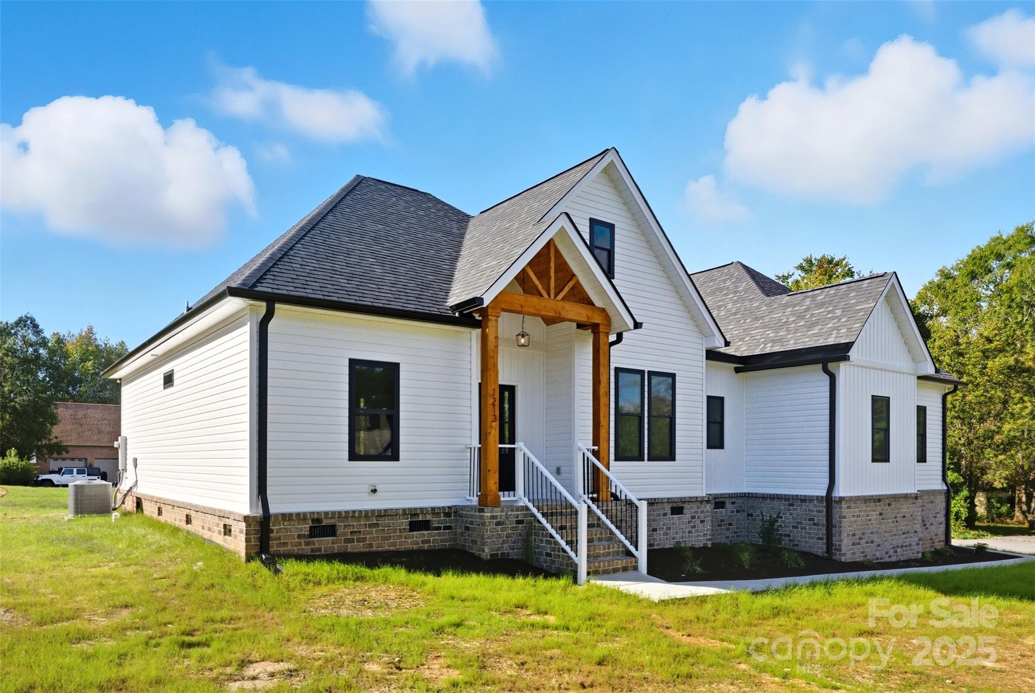 Conover, North Carolina, 28613, United States, 3 Bedrooms Bedrooms, ,2 BathroomsBathrooms,Residential,For Sale,1969077