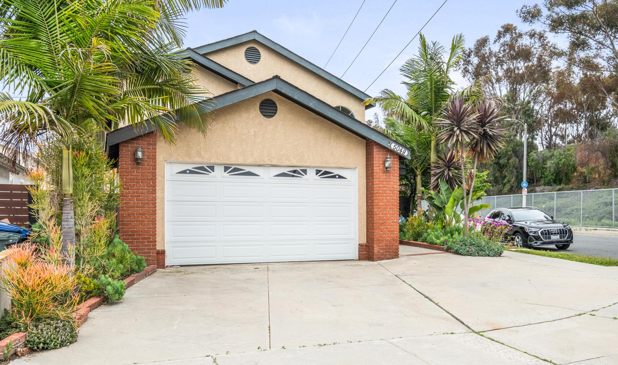 HAWTHORNE, California, 90250, United States, 4 Bedrooms Bedrooms, ,3 BathroomsBathrooms,Residential,For Sale,1798305
