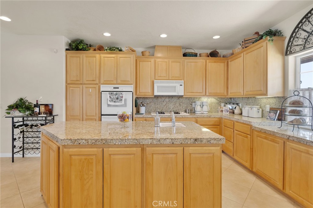 Pinon Hills, California, 92372, United States, 4 Bedrooms Bedrooms, ,4 BathroomsBathrooms,Residential,For Sale,1917576