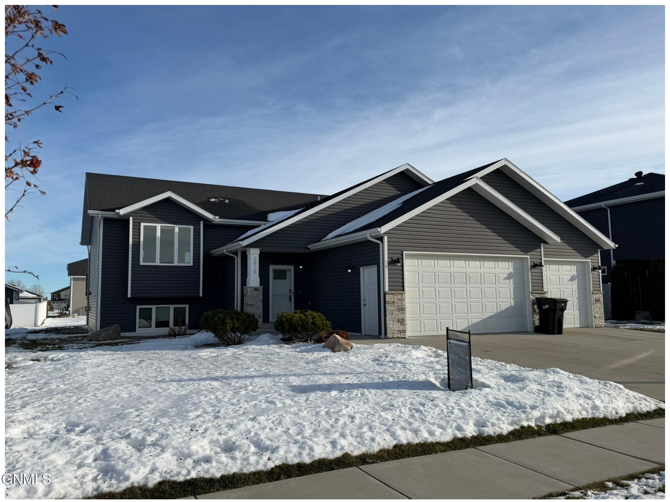 Bismarck, North Dakota, 58504, United States, 5 Bedrooms Bedrooms, ,2 BathroomsBathrooms,Residential,For Sale,1986096