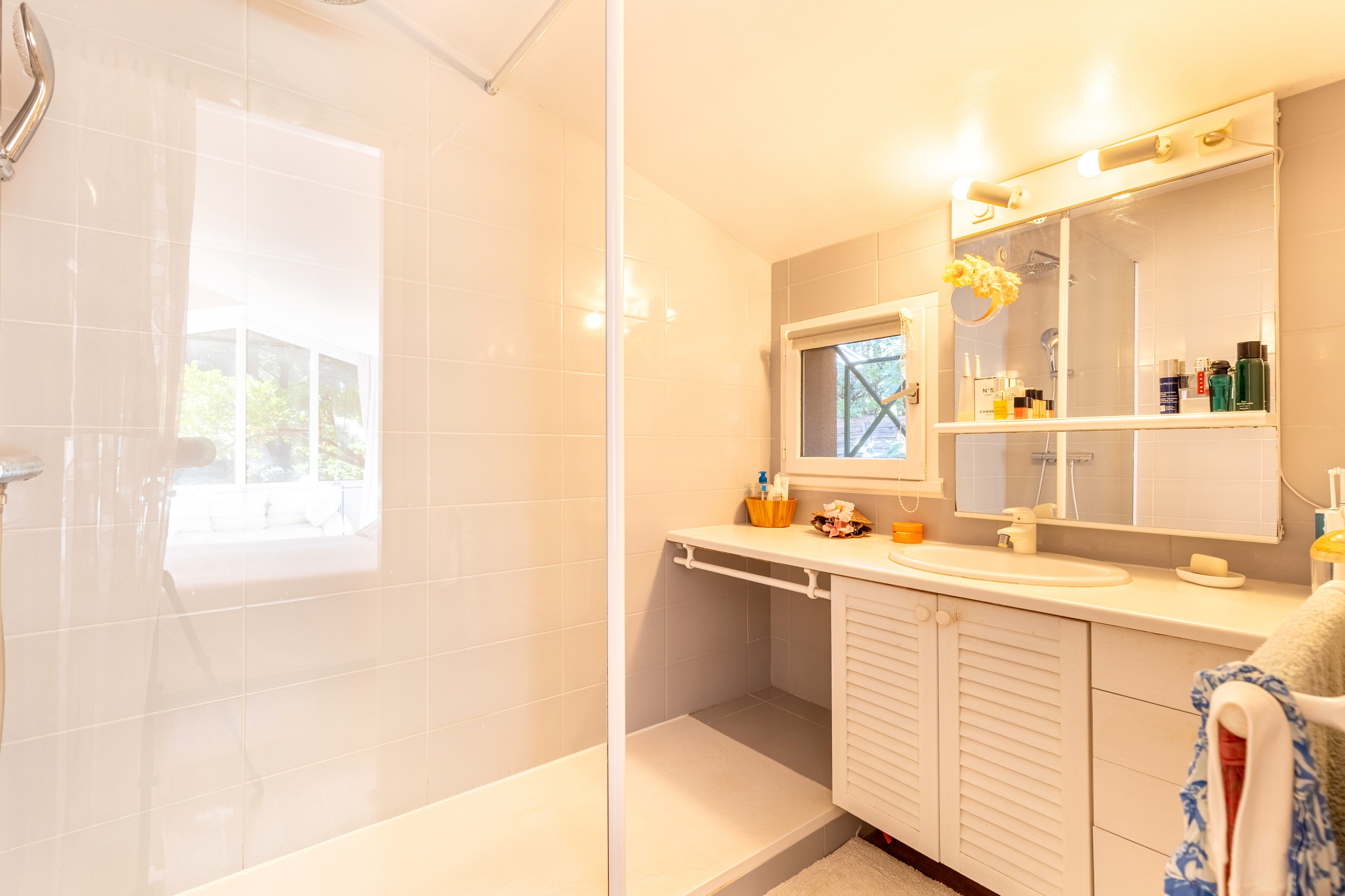  LES VALLONS DU FERRET – SINGLE-LEVEL HOUSE WITH SWIMMING POOL IN A QUIET LOCATI… - 物件實景
