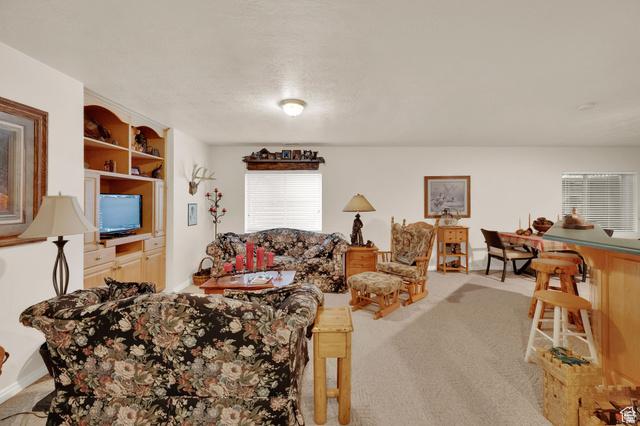 Sandy, Utah, 84093, United States, 5 Bedrooms Bedrooms, ,4 BathroomsBathrooms,Residential,For Sale,2049445