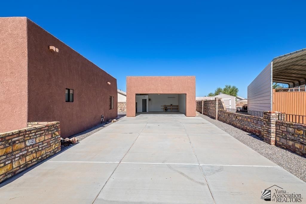 Yuma, Arizona, 85367, United States, 3 Bedrooms Bedrooms, ,2 BathroomsBathrooms,Residential,For Sale,1976192