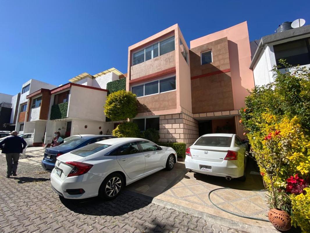 Lomas de San Mateo, Naucalpan de Juárez, Estado de México, 53227, Mexico, 4 Bedrooms Bedrooms, ,4 BathroomsBathrooms,Residential,For Sale,Lomas de San Mateo,1442481