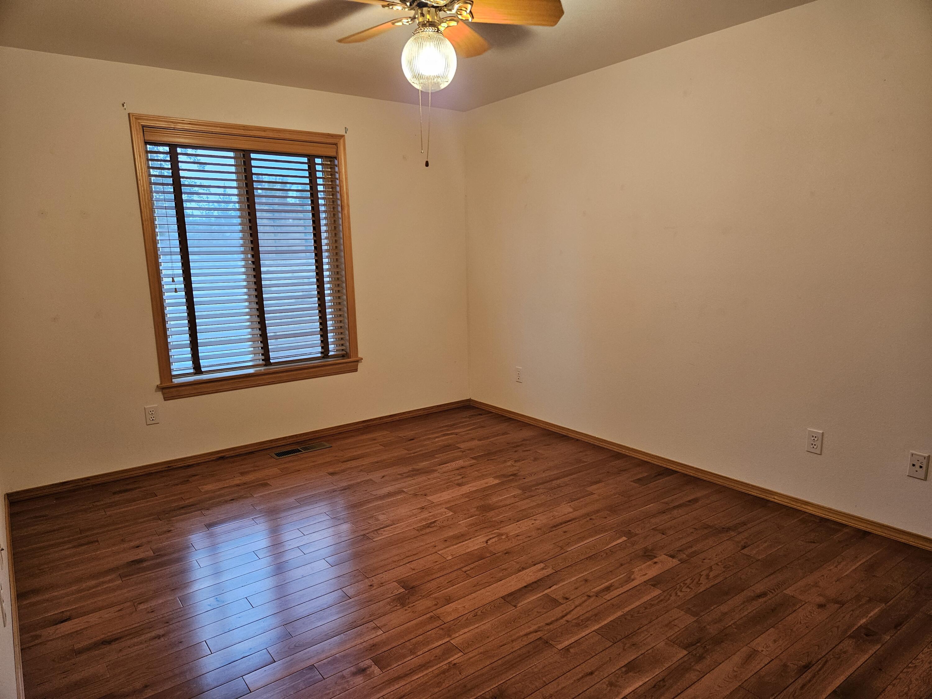 Redmond, Oregon, 97756, United States, 3 Bedrooms Bedrooms, ,2 BathroomsBathrooms,Residential,For Sale,1931963