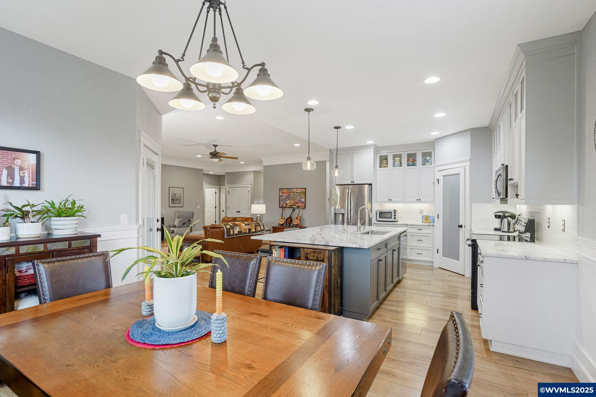 Dallas, Oregon, 97338, United States, 4 Bedrooms Bedrooms, ,2 BathroomsBathrooms,Residential,For Sale,1991904