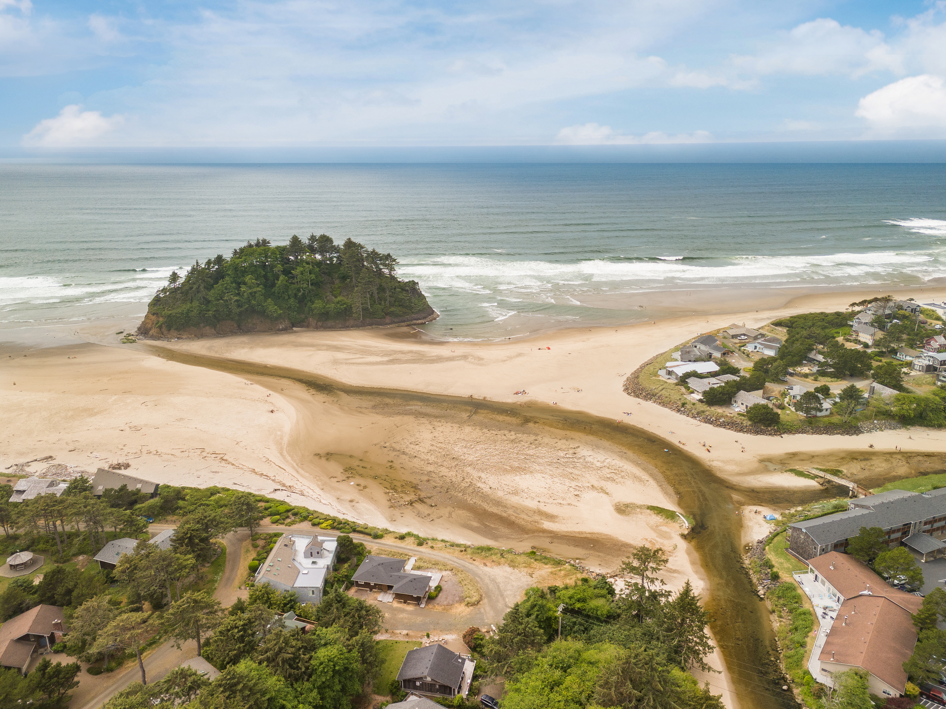 Neskowin, Oregon, 97149, United States, 3 Bedrooms Bedrooms, ,3 BathroomsBathrooms,Residential,For Sale,1927919