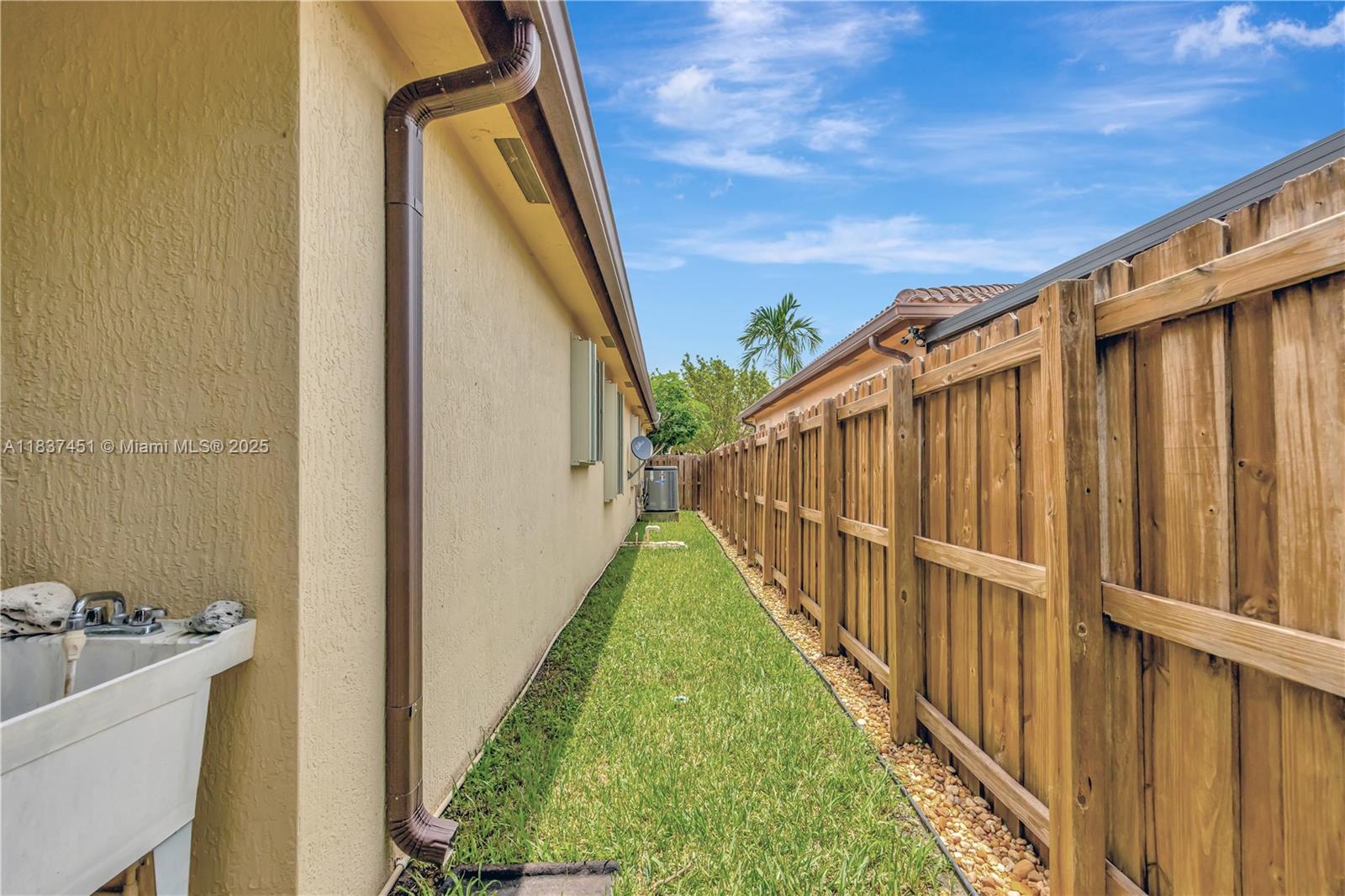 Homestead, Florida, 33033, United States, 3 Bedrooms Bedrooms, ,2 BathroomsBathrooms,Residential,For Sale,1891522