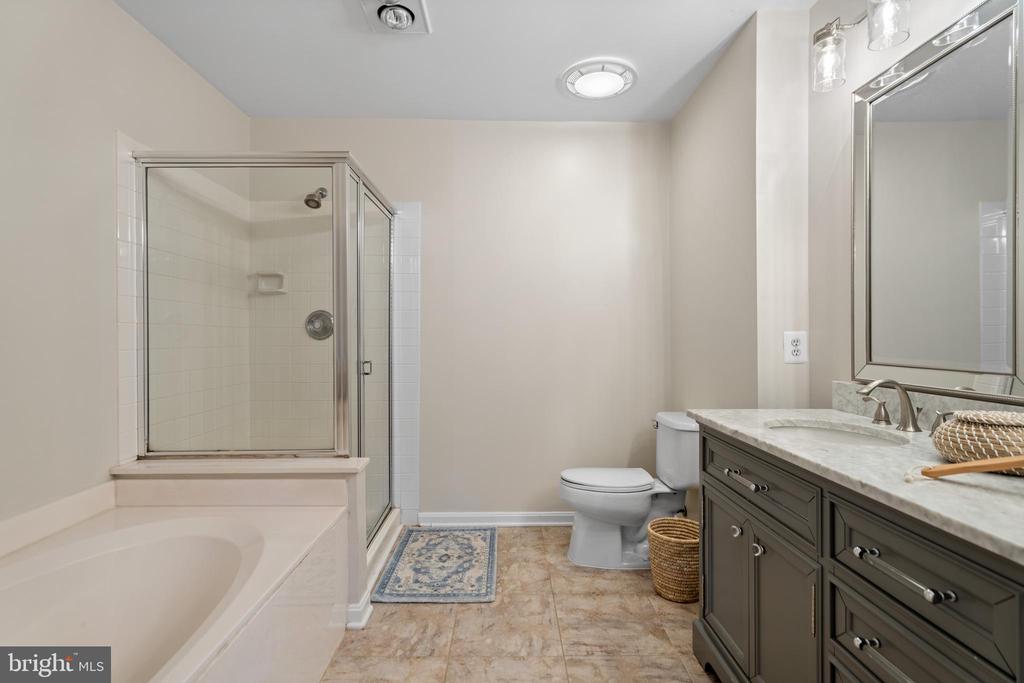 Sterling, Virginia, 20165, United States, 3 Bedrooms Bedrooms, ,4 BathroomsBathrooms,Residential,For Sale,1984617