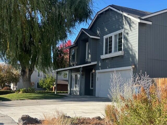 Redmond, Oregon, 97756, United States, 3 Bedrooms Bedrooms, ,3 BathroomsBathrooms,Residential,For Sale,1989039