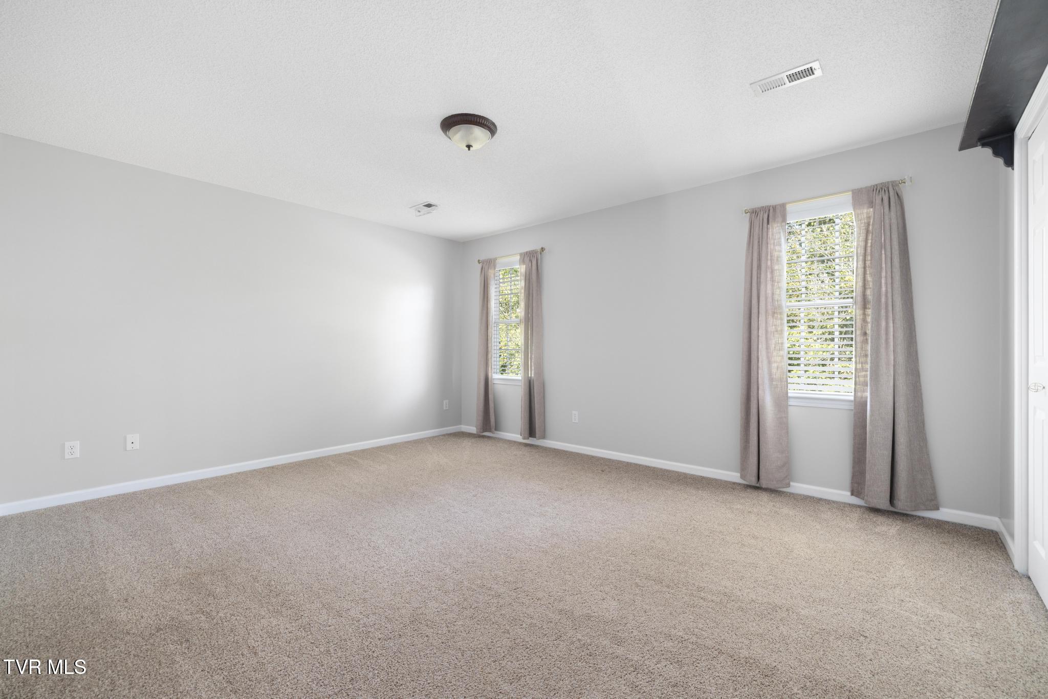 Gray, Tennessee, 37615, United States, 5 Bedrooms Bedrooms, ,4 BathroomsBathrooms,Residential,For Sale,1978234