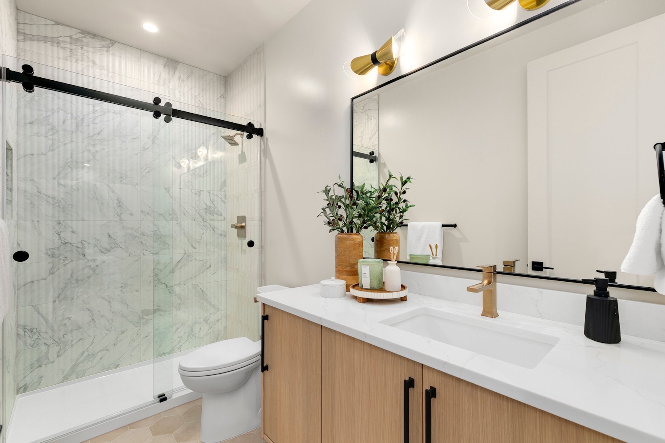  Bryant Luxury Living - 物件實景