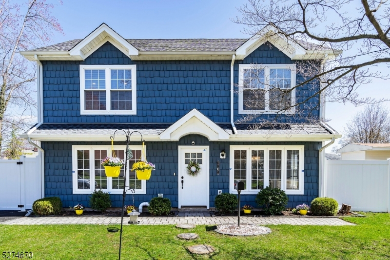 Rahway City, New Jersey, 07065, United States, 4 Bedrooms Bedrooms, ,2 BathroomsBathrooms,Residential,For Sale,1892652