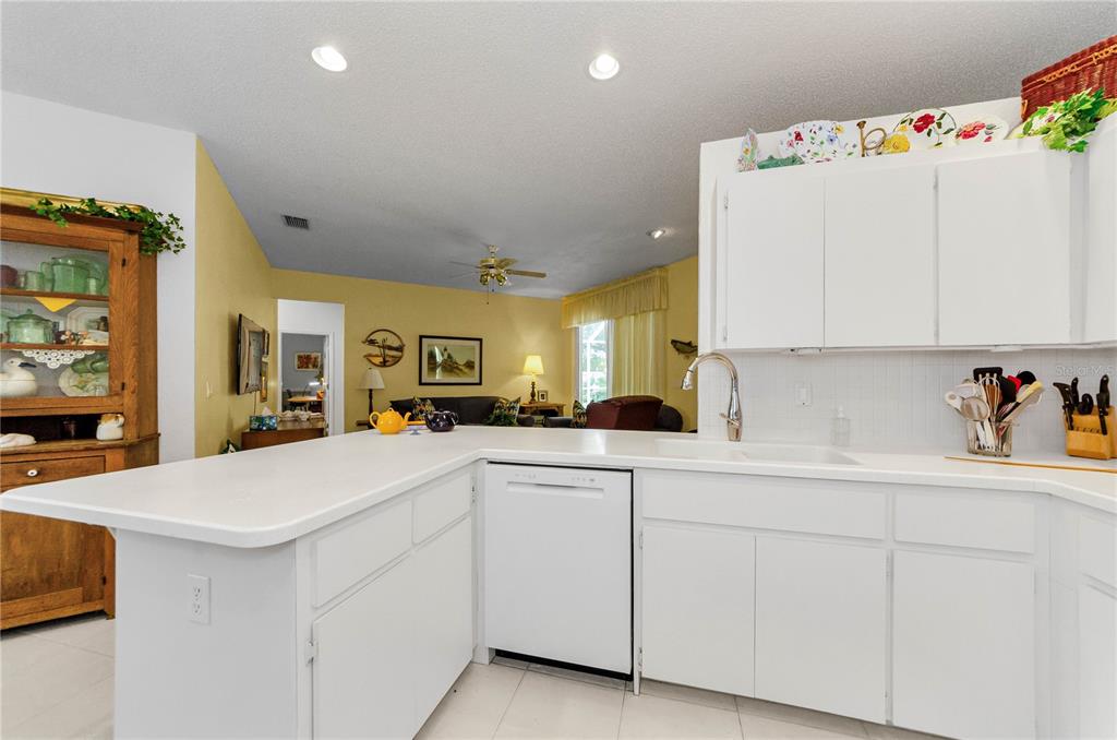 Dunedin, Florida, 34698, United States, 4 Bedrooms Bedrooms, ,2 BathroomsBathrooms,Residential,For Sale,1848616
