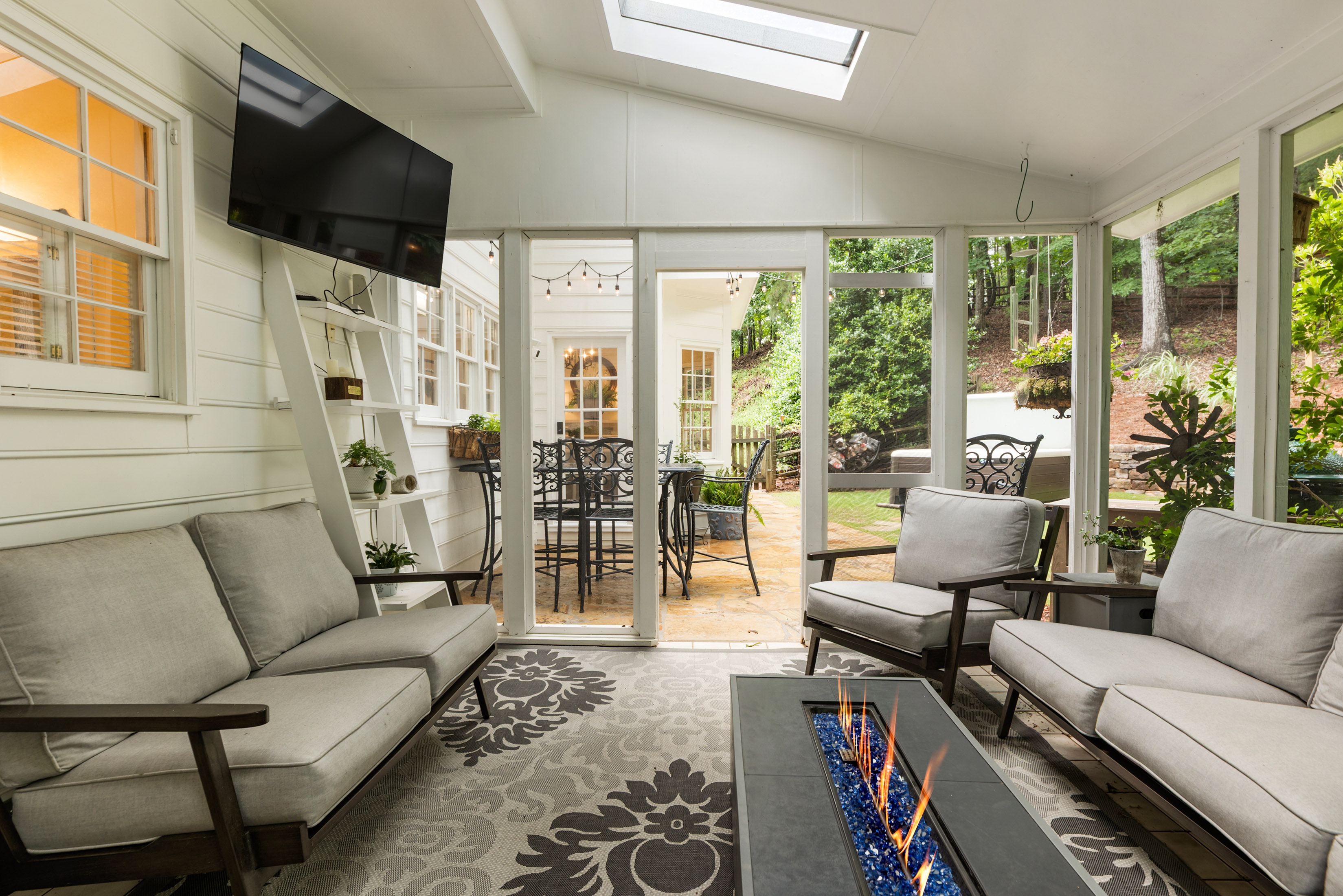  Beautifully Updated Brick Home on Quiet Cul-de-sac in Desirable Horseshoe Bend - 物件實景